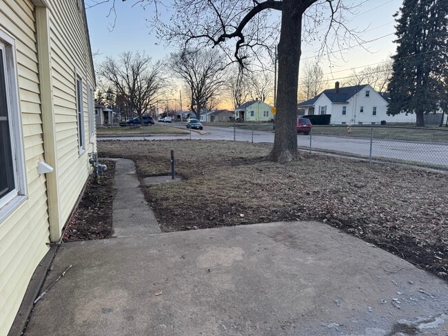 Building Photo - 3878 Johnson Ave