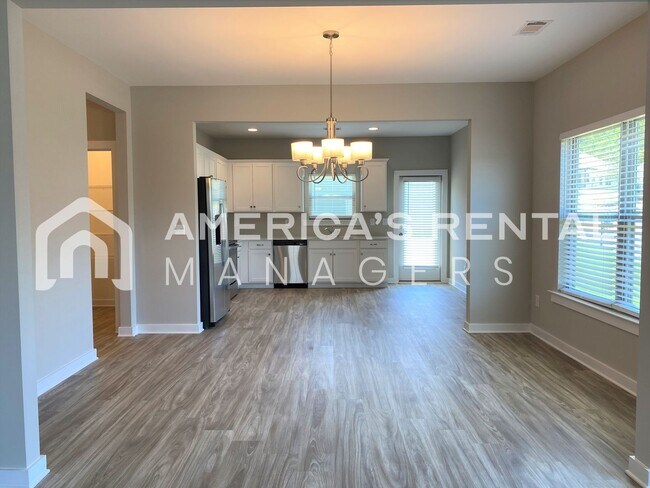 Foto del edificio - Home for rent in Brookwood, AL - Available Now!! Sign an 18 Month Lease by 1/15/26 to get 1 MONTH...