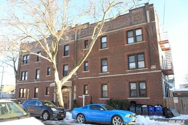 Foto del edificio - 66-02 60th Pl