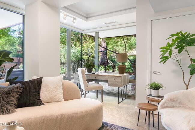 Foto del edificio - 7117 E Rancho Vista Dr