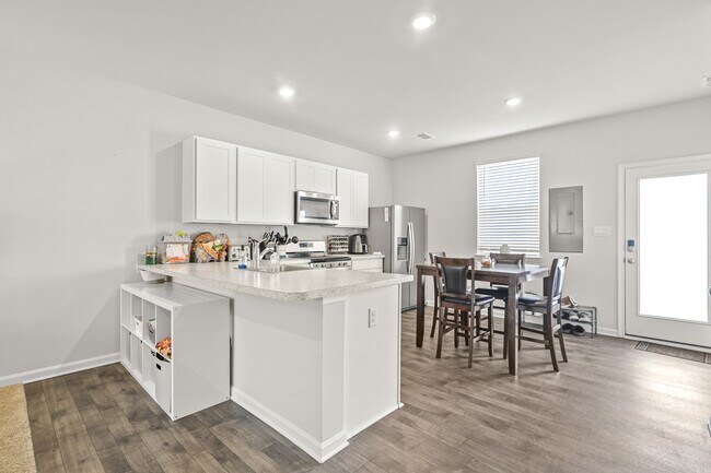 Foto del edificio - 420 Ridgley Blvd