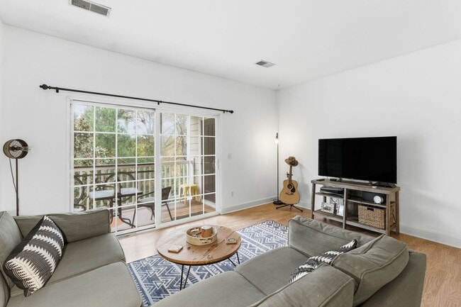 Foto del edificio - 7223 Althorp Way