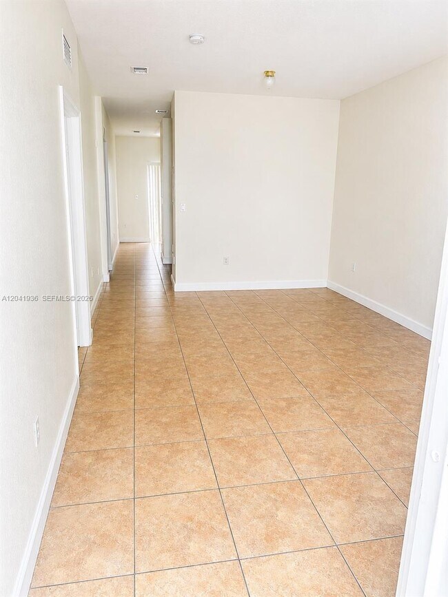 Foto del edificio - 1656 SE 29th Ct