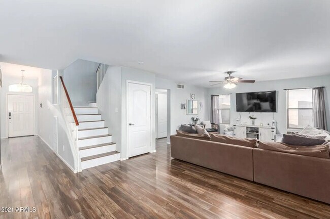 Foto del edificio - Surprise 4br With Pool
