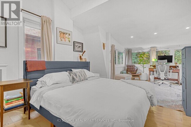 Photo du bâtiment - 109 Northcliffe Blvd