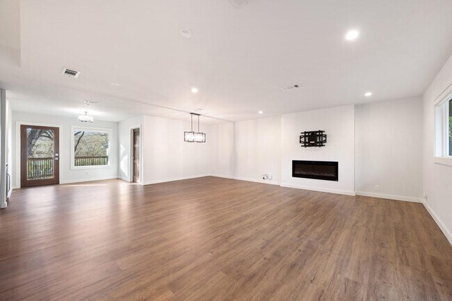 Building Photo - 4116 Shoal Creek Blvd