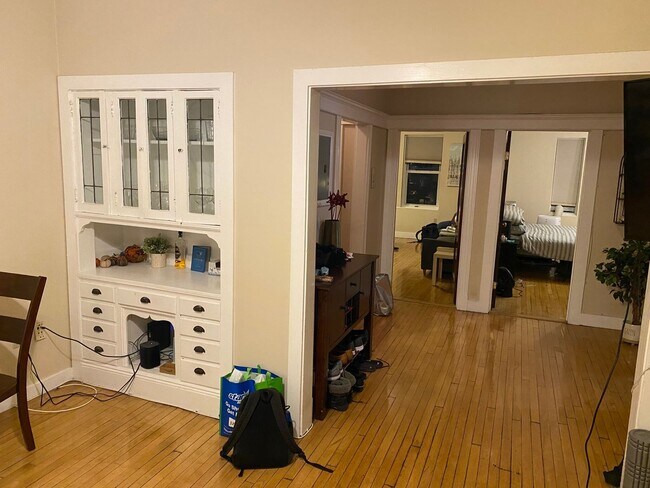 Building Photo - HUGE 2 bed in Allston