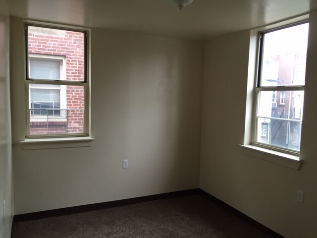 Main Bedroom - 7165 Ogontz Ave