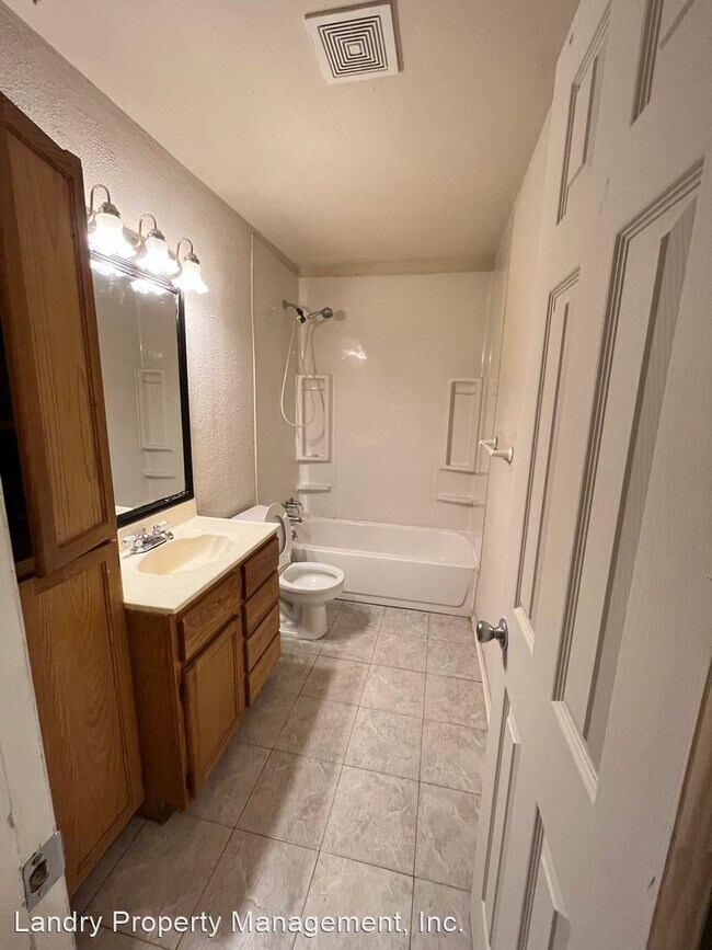 Foto del edificio - 3 br, 2 bath House - 1109 Center
