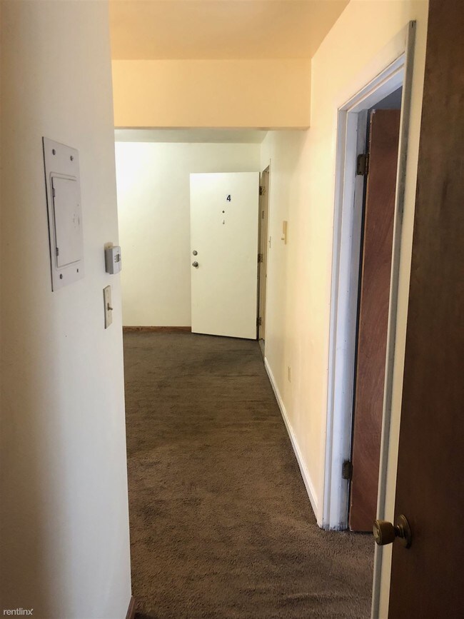 Building Photo - 1 br, 1 bath Apartment - 225 Stratford Ave