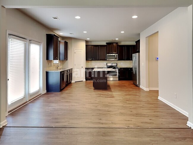Foto del edificio - 275 Brickstone Pkwy