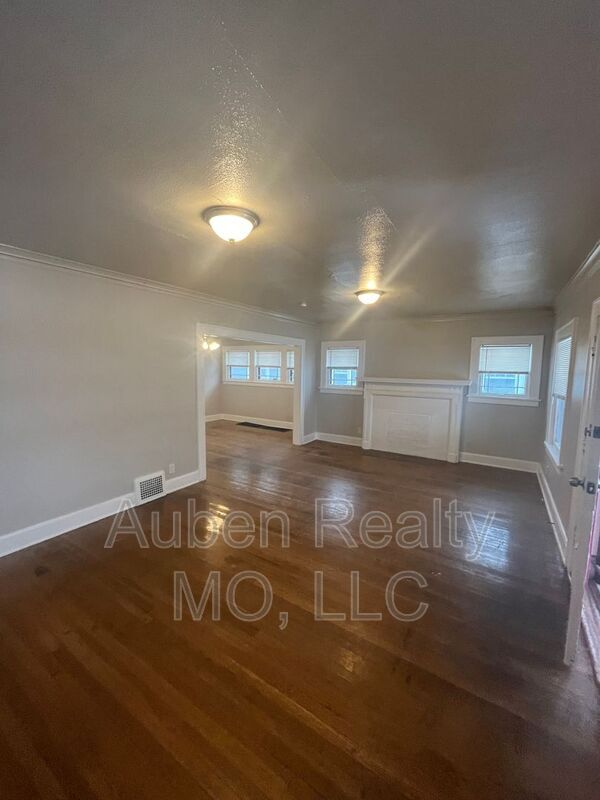 Building Photo - 5330 Rockhill Rd