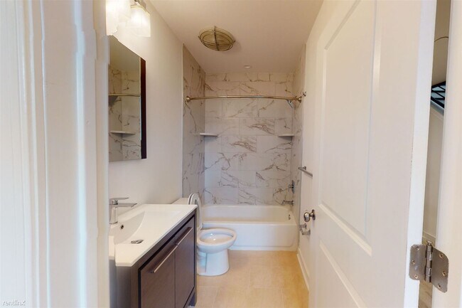 Foto del edificio - 2 br, 2 bath 4plex - 1528 N Marshall St Un...