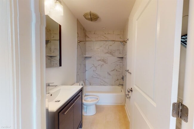 Building Photo - 2 br, 2 bath 4plex - 1528 N Marshall St Un...