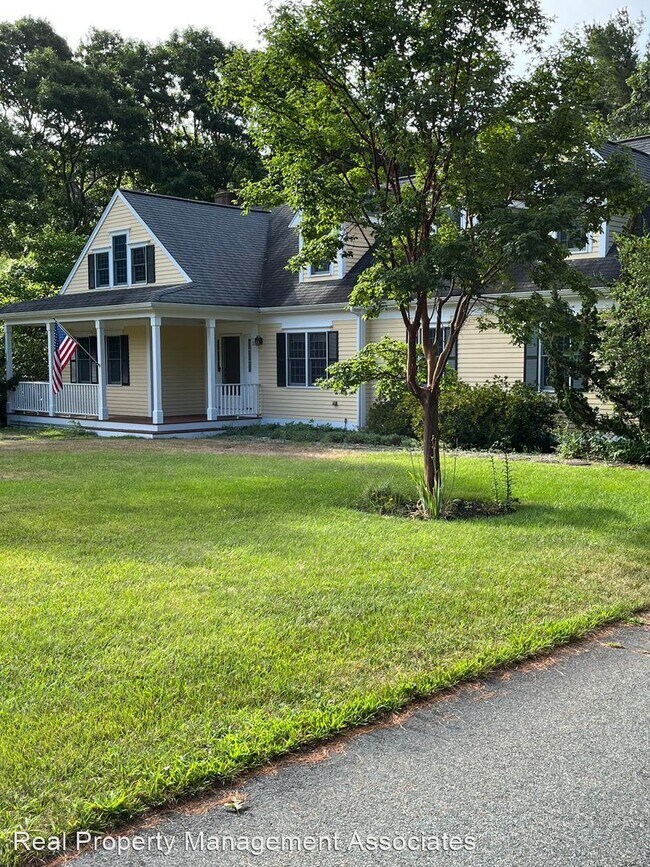 Building Photo - 6 br, 3.5 bath House - 22 Quaker Lane