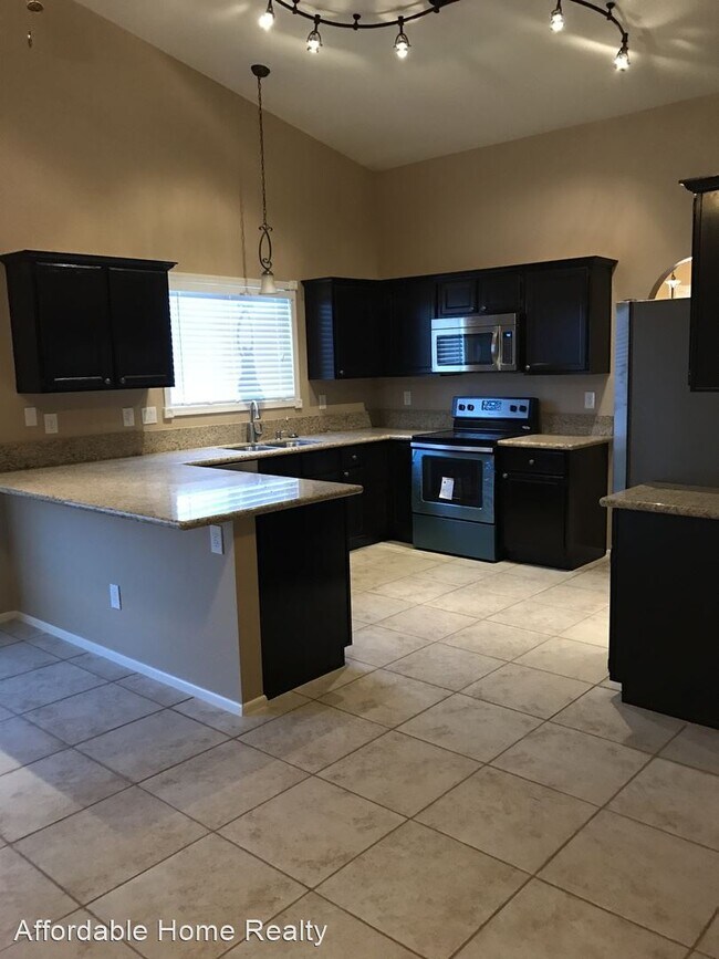 Building Photo - 4 br, 2 bath House - 9840 E PASEO SAN ARDO