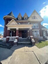 Building Photo - 1128-1130 State St