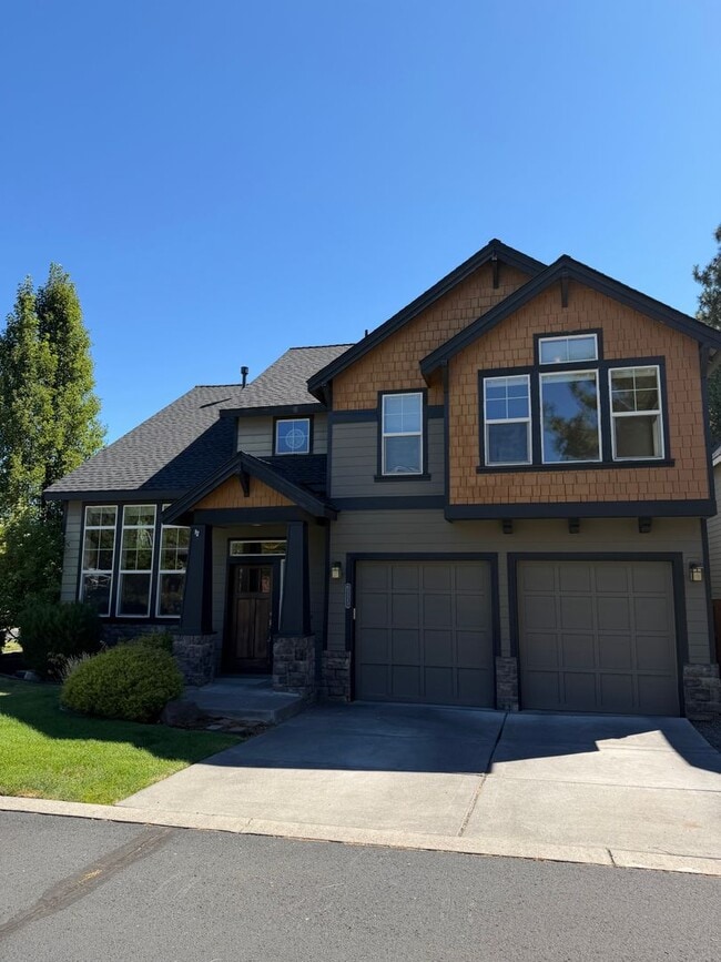 Building Photo - 61112 Snowbrush Dr
