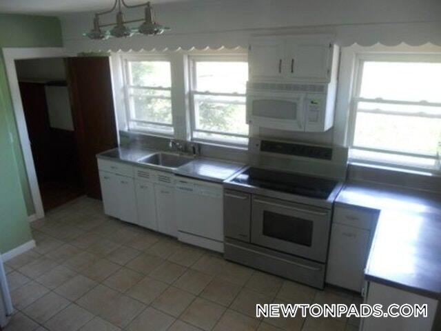 Foto del edificio - 233 Commonwealth Ave