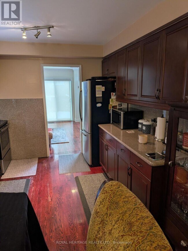 Building Photo - 59 Hewitt Crescent