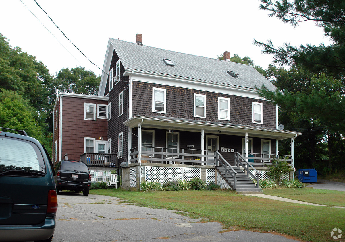 Building Photo - 215 Lake St