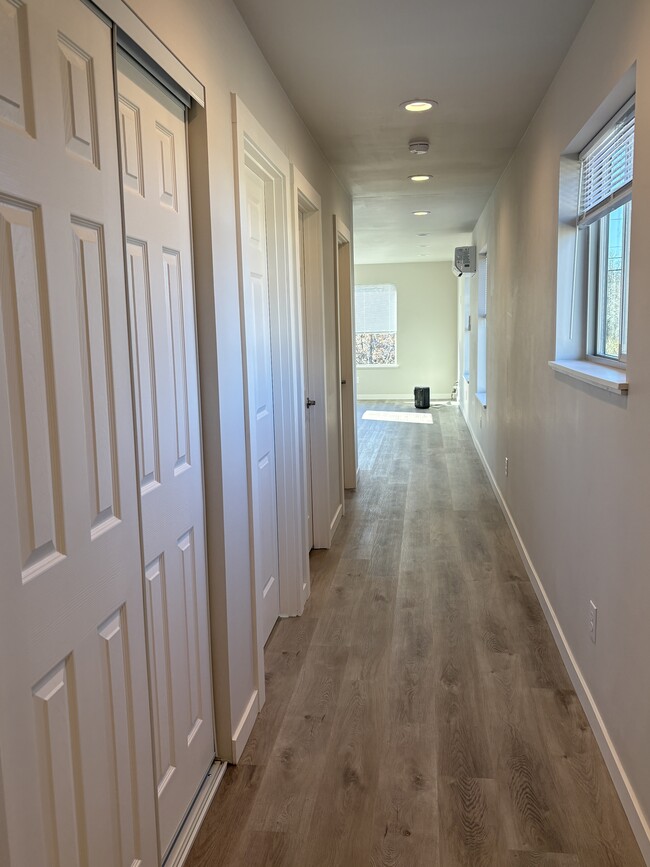 Foto del edificio - 2210 Arden Ct N