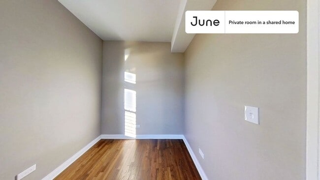 Building Photo - Private bedroom in 3 bed/1 bath Home