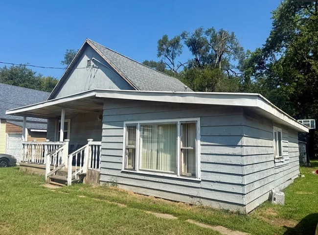 Foto del edificio - 913 Maple St