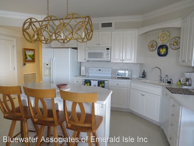 Building Photo - 3 br, 3 bath House - 4425 Arendell Street