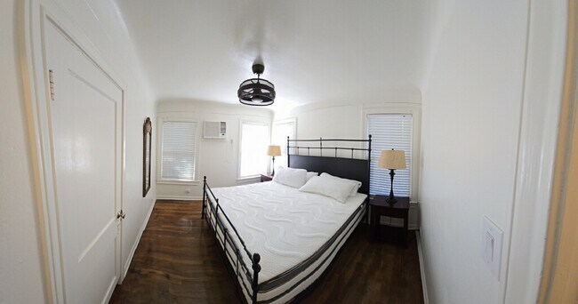 Foto del edificio - 118 Callaghan Ave