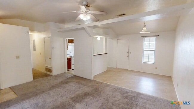 Foto del edificio - 3076 Carroll Dr