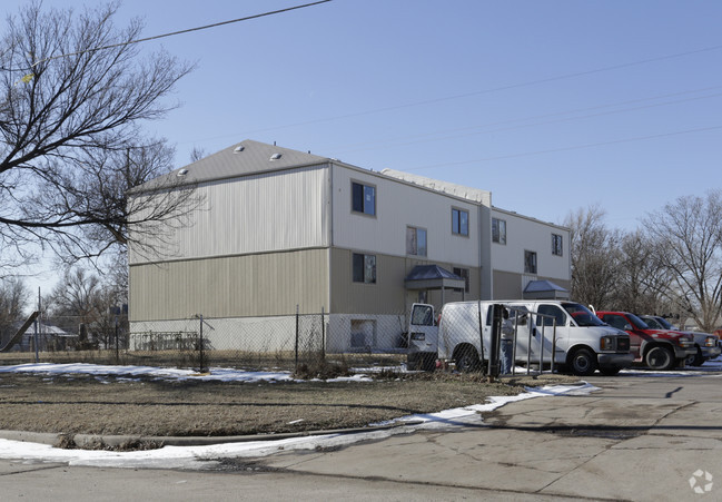 Building Photo - 1725 1/2 N Kansas St