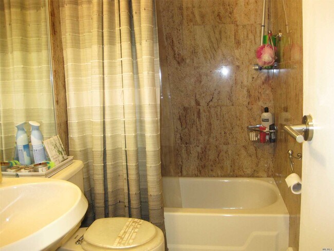 Building Photo - 13-14-14 Michael Ct