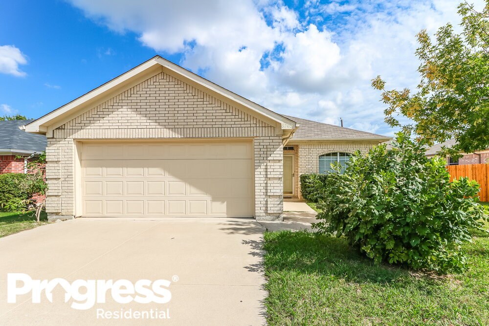 6705 W Lynn Creek Dr, Arlington, TX 76001 House Rental in Arlington