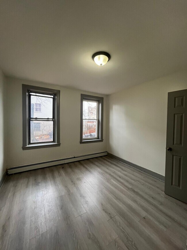 Foto del edificio - 836 Communipaw Ave