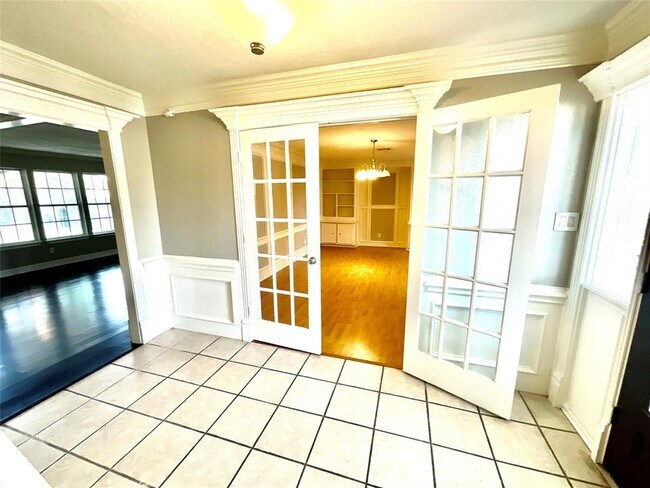 Foto del edificio - 7403 Theisswood Rd