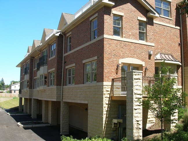 Building Photo - 21 N Herbert Rd