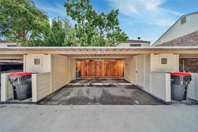 Foto del edificio - 14439 Still Meadow Dr
