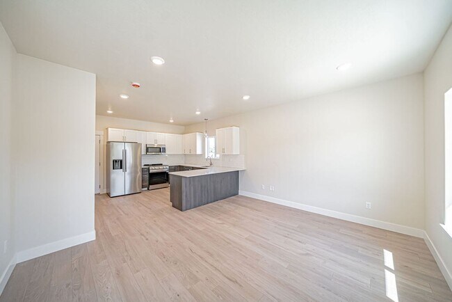 Foto del edificio - Brand New Townhome For Rent!