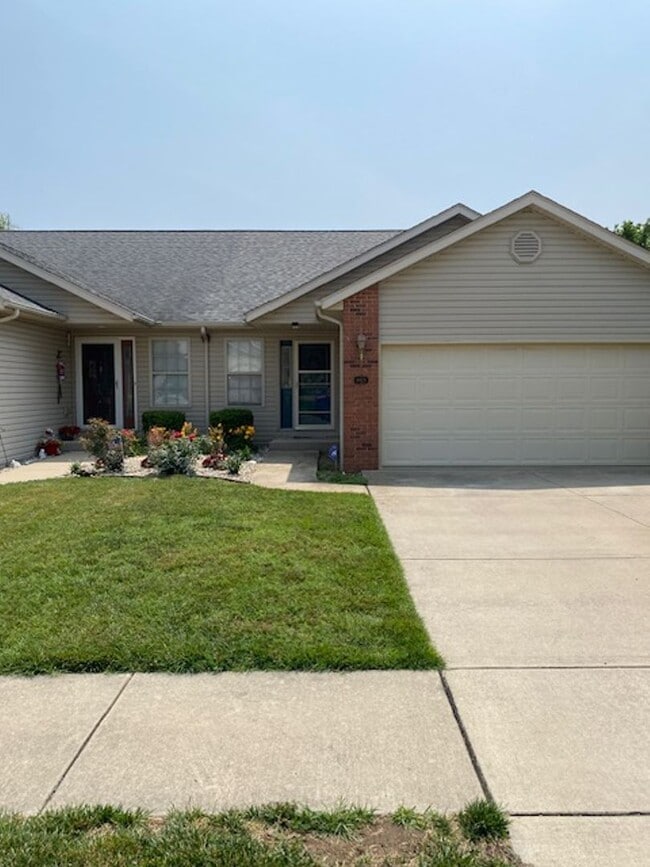 Building Photo - 10925 Upland Terrace