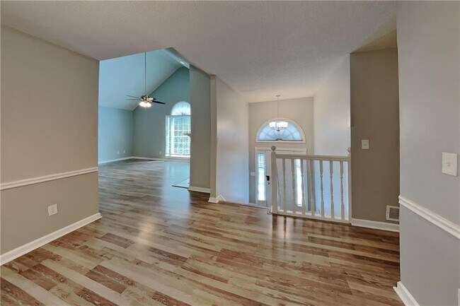 Foto del edificio - 3912 Sharpel Ln NW