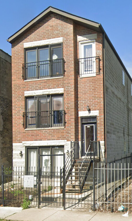 Foto principal - 1114 S Albany Ave