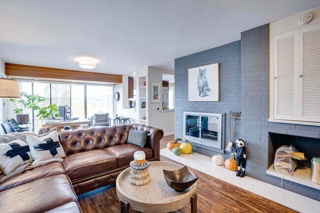 Foto del edificio - 2463 8th Ave N