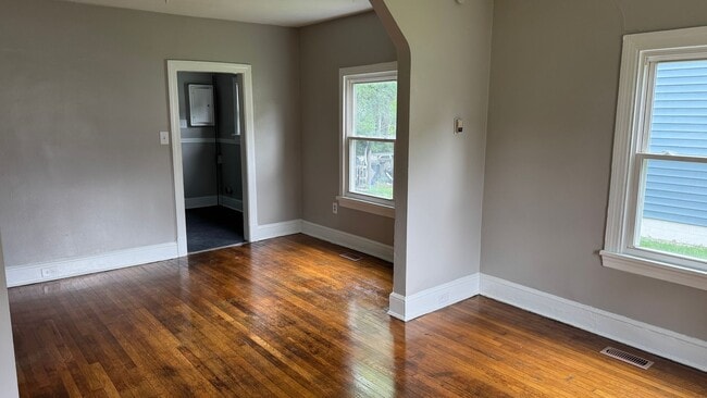 Building Photo - Highland Springs Bungalow