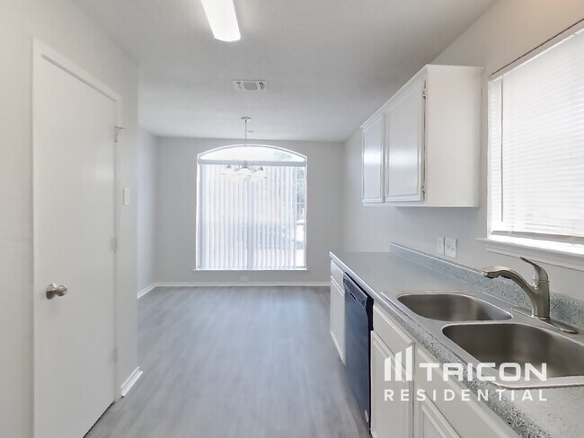 Foto del edificio - 720 Charles City Dr