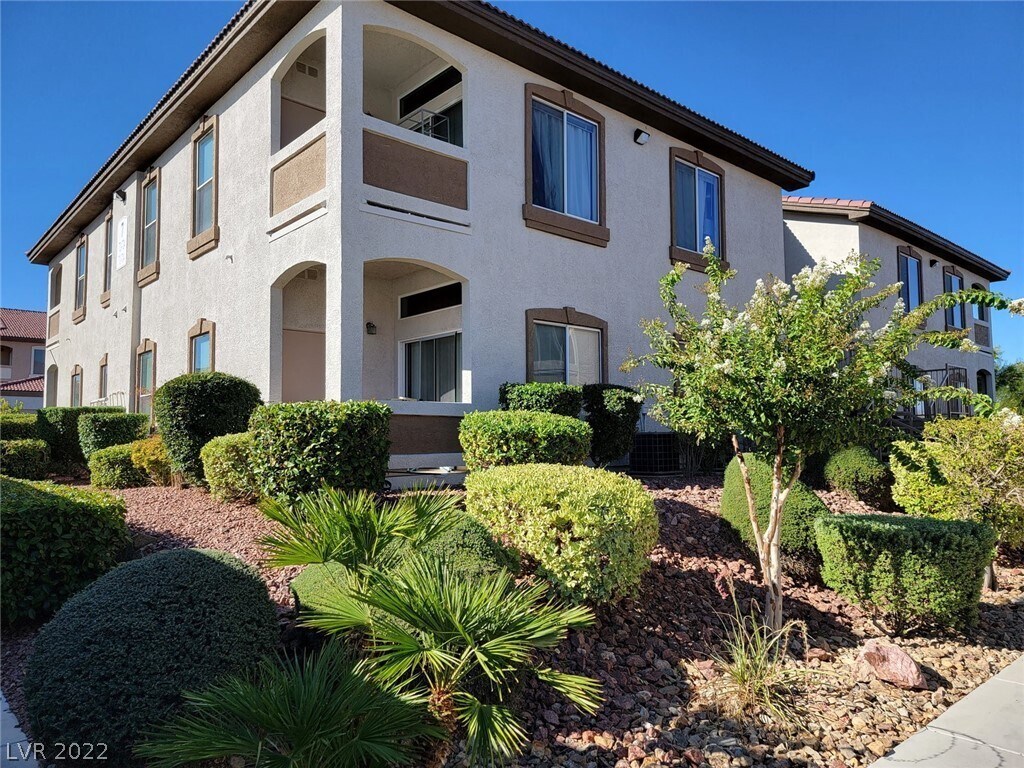 2305 W Horizon Ridge Pkwy Unit 723, Henderson, NV 89052 Condo for