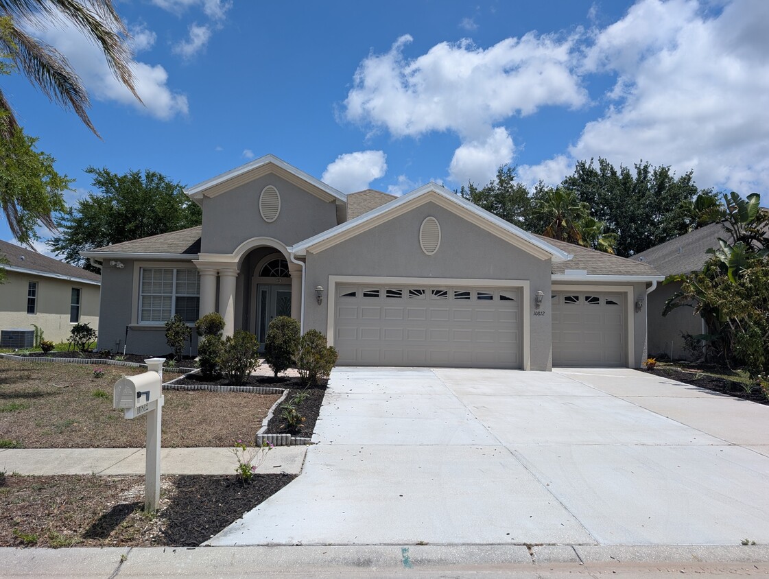 Primary Photo - 10812 Deerberry Dr