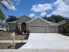 Building Photo - 10812 Deerberry Dr