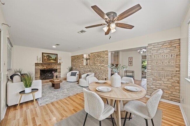 Foto del edificio - 3205 Whites Dr