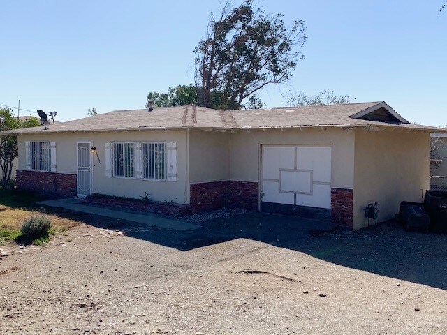 Primary Photo - Renovated home for rent in Fontana